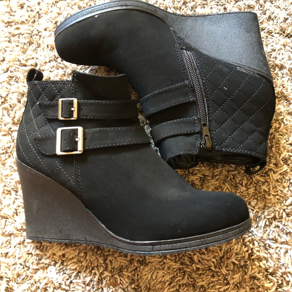 High heel boots